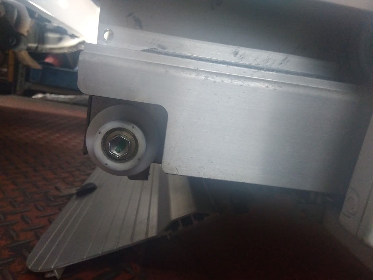 ハイエース福祉車両リフト