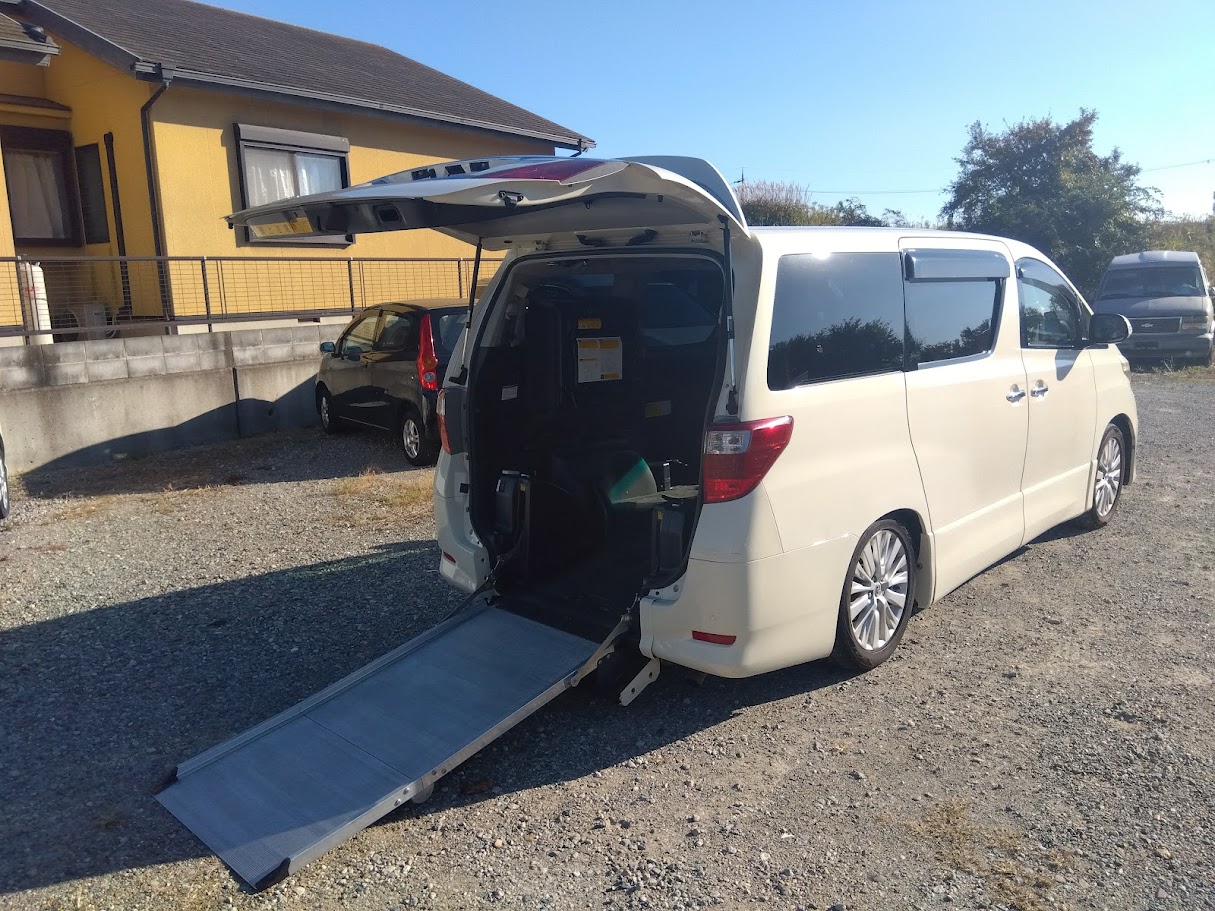 平成24年式アルファード 車いす2基仕様 福祉車両（25万km）
