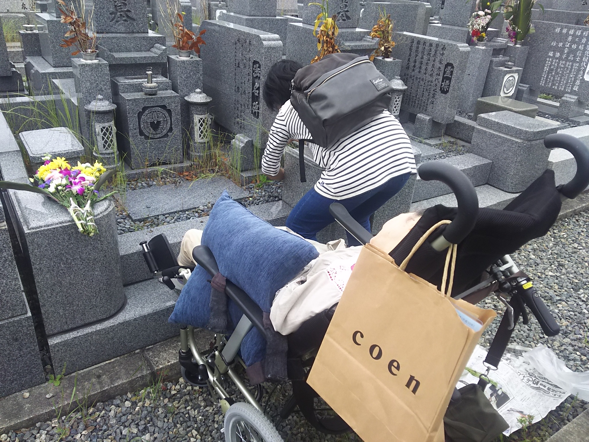 介護タクシーで墓参り